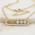 Collar con Dije Ovalado Pavé y 3 Piedras Móviles en Oro 10K (4.60g)