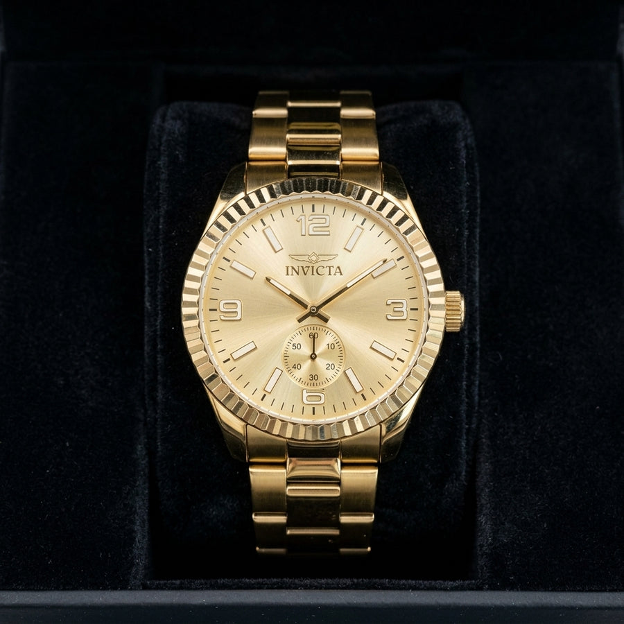 Reloj Invicta Cuarzo Dorado para Hombre — Esfera Champagne con Segundero y Números 12-3-6-9 (De Pila / No Oro) - 1435
