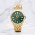 Reloj Invicta Cuarzo Dorado para Hombre — Esfera Verde Esmeralda 50M y Brazalete Jubilee (De Pila / No Oro) - 1435